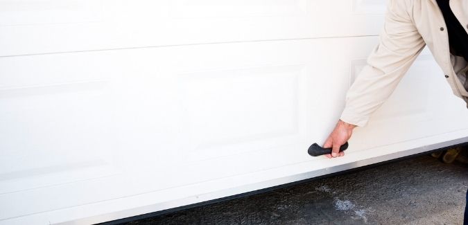 How to enhance the security of garage doors
